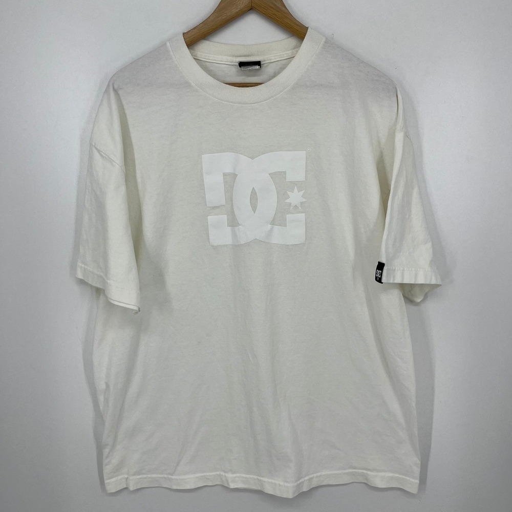 DC Shoes Mens Large White Graphic Logo Short Sleeve Skateboard T-Shirt Vtg Y2K